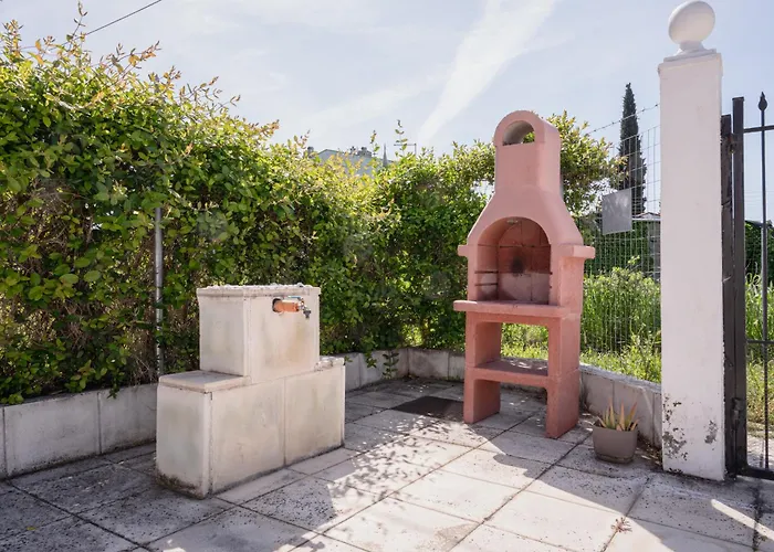 Blue Pebble House Casa de Férias Néa Iráklia